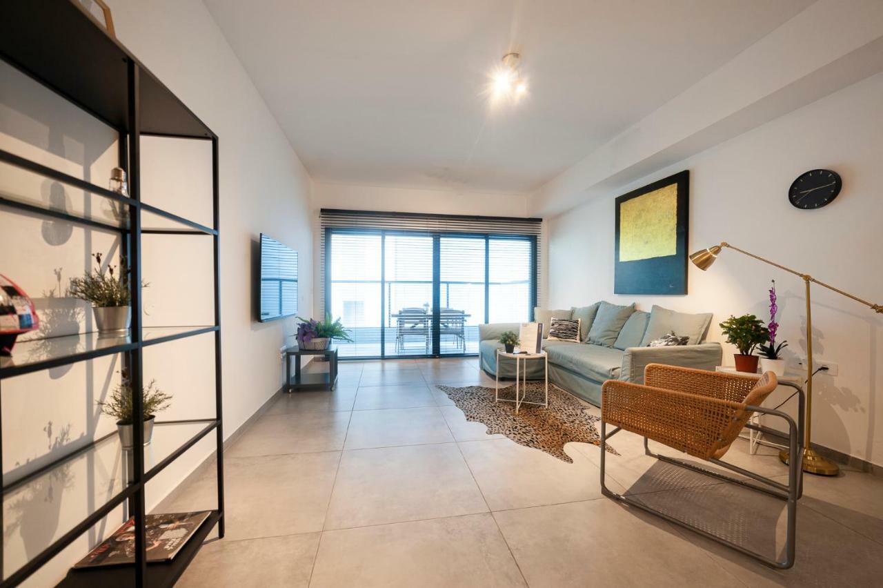 Luxury 2 Bedrooms Apartments Rothschild + Balcony Тель-Авив Экстерьер фото