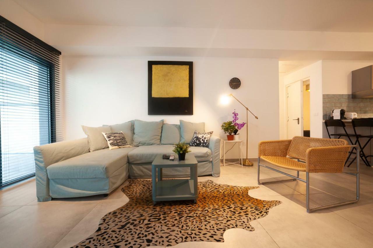 Luxury 2 Bedrooms Apartments Rothschild + Balcony Тель-Авив Экстерьер фото